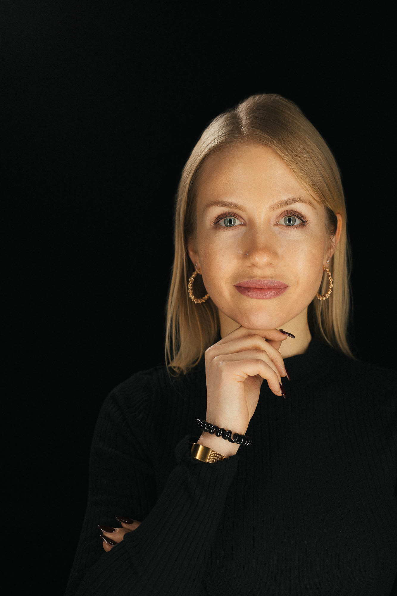 Export x3 Headshot  06640 Dez 01 2019 Bearbeitet 2 Headshots 2019  Miro Nicole Nadine